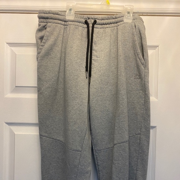 Reebok track pants - Picture 2 of 3